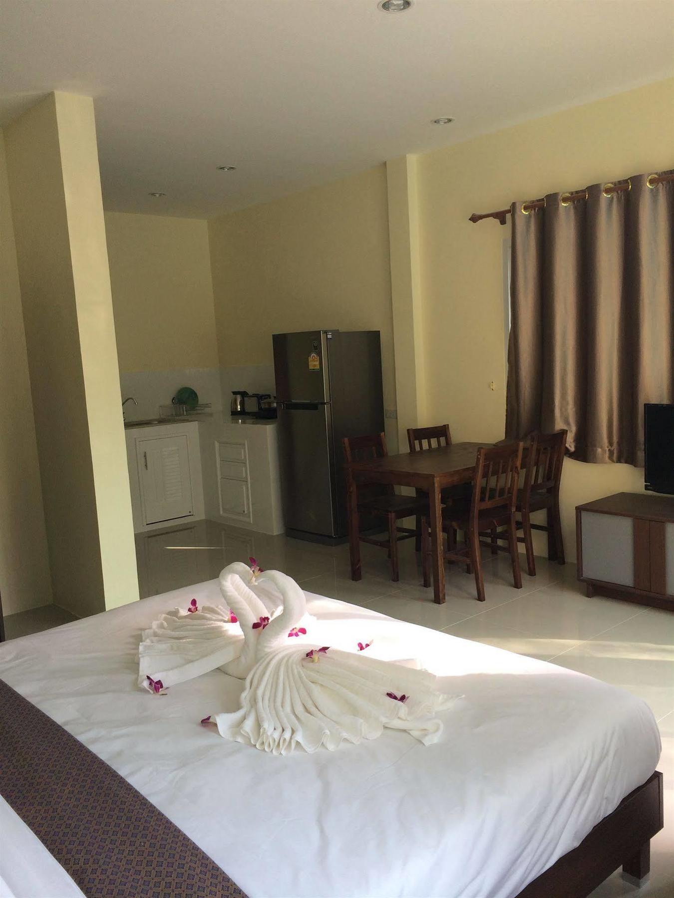 Lucky Lek Resort Rawai Экстерьер фото