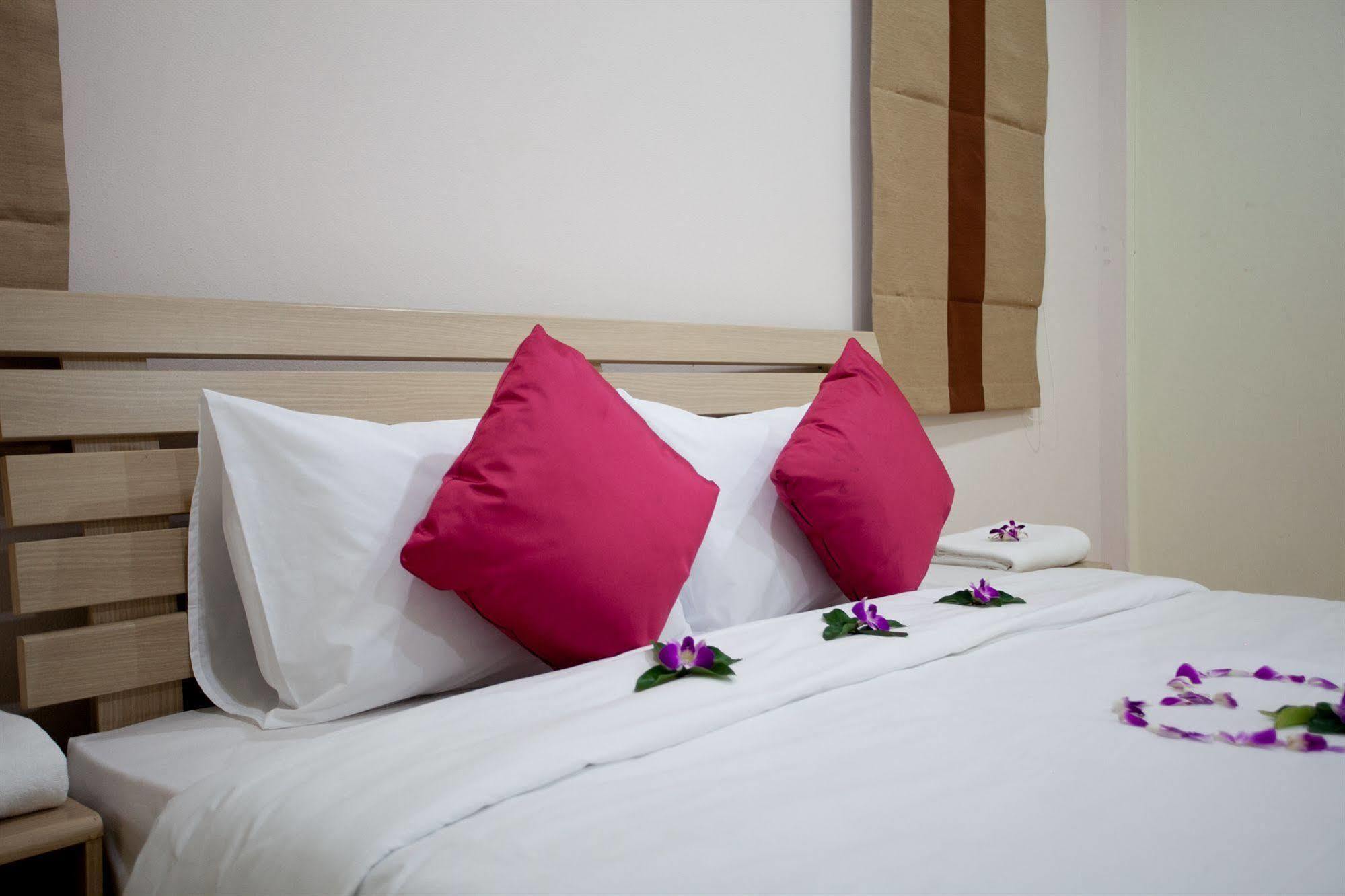 Lucky Lek Resort Rawai Экстерьер фото